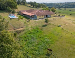 Vignette - Équestre - Haute-Garonne : Propriété dexception de 22 hectares au pied des Pyrénées (31)