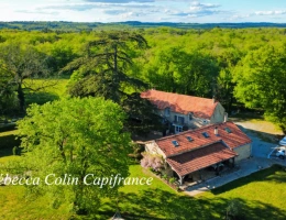Vignette - Tourist - Charming residence with gîte and swimming pool in the Périgord Noir