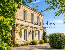 Vignette - Prestige - BORDEAUX 30MN - SOMPTUEUSE PROPRIÉTÉ DE MAÎTRE - 4,5 HECTARES - DÉPENDANCES - PISCINE
