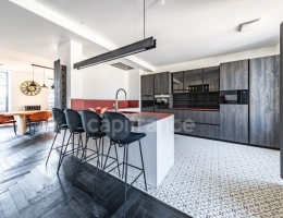 Vignette - Prestige - Propriété à vendre composée d'une demeure de Maitre et une deuxième maison avec piscine et jardin