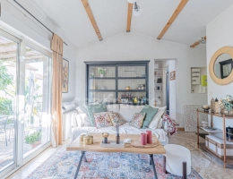 Vignette - Prestige - Mougins / à vendre Propriété atypique avec dépendance, piscine et double garage