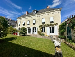 Vignette - Prestige - Exceptionnel au coeur de Saumur et des bords de loire une demeure de 375 m² - dépendances - Garages - jardin -1439m²