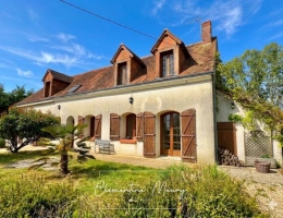 Vignette - Equestrian - Propriété à vendre avec 2 hectares, 6 pièces,  piscine, dépendances et pré équipé – Mazangé (41)