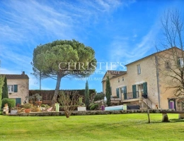 Vignette - Prestige - Propriété très bien entretenue : un grand gîte, deux chambres d’hôtes et une maison principale. À 15 minutes de Saint-Émilion