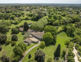 Vignette - Prestige - RARE : Offrez-vous une magnifique  Propriété ( mas de 10 pièces et 2.6 hectares de parc ) aux portes de SOMMIERES (30)