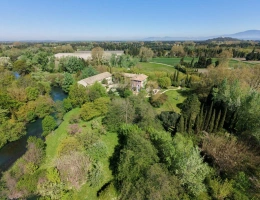 Vignette - Prestigious - Exceptional property near L'Isle-sur-la-Sorgue, bastide town, mill, outbuildings, absolute tranquili