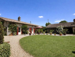 Vignette - Rural - Beautifully restored farmhouse with superb gardens