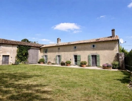 Vignette - Rurale - Magnifique propriété de caractère en pierre avec granges, piscine et terrain