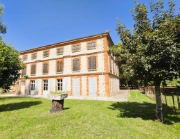 Vignette - Prestigious - Domaine avec Maison de maître à restaurer et dépendances