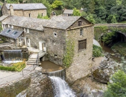 Vignette - Touristique - Moulin à eau historique restauré avec maison d'amis, piscine et rivière - Sud-Ouest de la France
