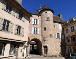 Vignette - Prestige - Petit ensemble typique dans bourg médiéval