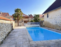Vignette - Tourist - Renovated stone property (house + gîte, swimming pool...)