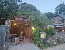 Vignette - Tourist - Property with house, gîte, restaurant and swimming pool