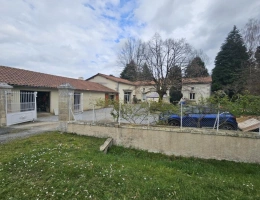 Vignette - Tourist - House