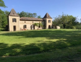 Vignette - Tourist - Old Guyenne farmhouse from the 17th century in Lot-et-Garonne