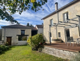 Vignette - Tourist - Charming stone estate with cottages, swimming pool and outbuildings