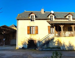 Vignette - Prestige - Maison de pays en pierre T4 avec dépendances