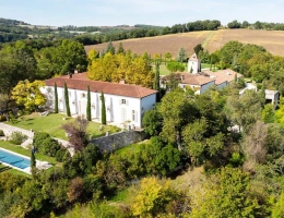 Vignette - Prestigious - ELEGANT 18TH CENTURY CHARTREUSE IN A DOMINANT POSITION OVER THE GARONNE VALLEY