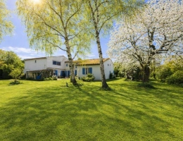 Vignette - Tourist - Character property with beautiful garden - 20 minutes from the coast