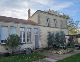Vignette - Prestige - Propriété de trois chambres avec gîte, près de Surgères