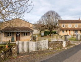 Vignette - Touristique - Ensemble de Caractère avec Gîte - Aux Abords de Rocamadour et de la Vallée de la Dordogne