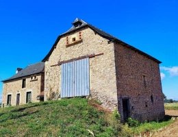 Vignette - Rural - Country stone house T5 with its outbuildings