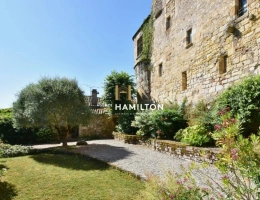 Vignette - Prestige - IMMEUBLE HISTORIQUE AVEC JARDIN ET PISCINE INTERIEURE - IDEAL PROJET TOURISTIQUE