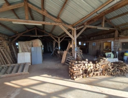 Vignette - Rurale - Vaste entrepôt d’environ 260 m² avec garage attenant et terrain – Saint-Savinien 17350