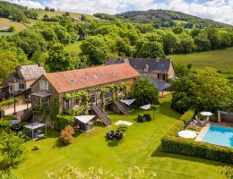 Vignette - Touristique - Ensemble immobilier de caractère composé d'une maison principale et de 3 gîtes classés