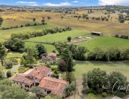 Vignette - Rural - Character house of 283 m² with outbuildings and great potential on more than 9,000 m² of land.