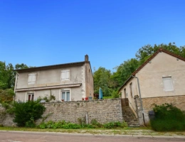 Vignette - Touristique - Ensemble de maisons avec 3000 m2 de terrain à Sernin du Plain