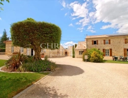 Vignette - Touristique - Domaine de charme avec chalet et trois gîtes. Secteur nord gironde