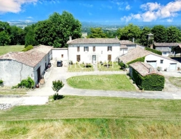 Vignette - Équestre - Propriété de 18 hectares avec vue dominante, maison de maître et gites - superbe potentiel  !