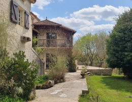 Vignette - Tourist - Character Estate Ideal for Hospitality Activity ? Absolute Peace, Charm et Strong Tourism Potential