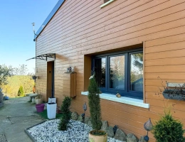 Vignette - Equestrian - Spacious three bedroom home with a chalet and a large garden