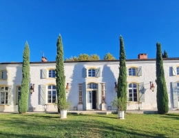 Vignette - Prestigious - ELEGANT 18TH CENTURY CHARTREUSE IN A DOMINANT POSITION OVER THE GARONNE VALLEY