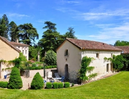 Vignette - Prestigious - A MAGNIFICENT DOMAIN WITH STUNNING GROUNDS