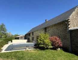 Vignette - Équestre - Petite propriété rurale  avec maison, studio et piscine   se
