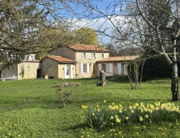 Vignette - Rurale - Superbe propriété en bord de rivière au coeur de Ruffec