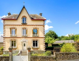 Vignette - Rurale - Superbe maison bourgeoise avec jardin clos de murs en pierre et dépendances