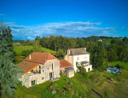 Vignette - Tourist - Property comprising character home and large gite/guest accomodation