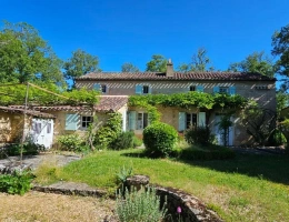 Vignette - Tourist - Propriété de charme en pierre au coeur des Causses du Quercy