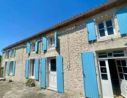 Vignette - Prestige - Maison et maison d'amis en centre ville LOULAY, tout à l'égout