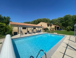 Vignette - Touristique - Propriété de standing, 8 pièces, 6 chambres avec jardin de 2500m2 et piscine