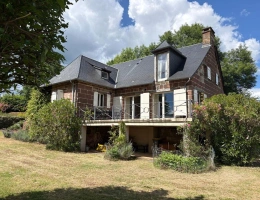 Vignette - Rurale - Propriété de caractère avec vue panoramique, 5 807 m² de terrain et deux parcelles constructibles