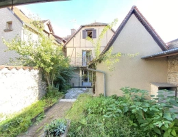 Vignette - Prestige - Charme & Rentabilité : rare Propriété Médiévale au Coeur du Quercy