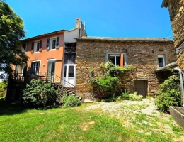 Vignette - Rurale - Havre de paix composé par un corps de ferme en pierres sur près de 1ha