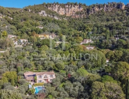 Vignette - Touristique - Magnifique propriété de 2 maisons au calme absolu