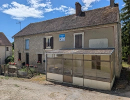 Vignette - Touristique - Ensemble immobilier de 2 maisons accolées sur plus de 900 m² à Provins même