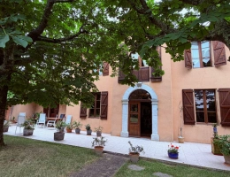 Vignette - Touristique - Propriété 358 m2 à vendre -avec 7700 m2 de parc - Maison 8 pièces de 234 m2, gîte de 124 m2 et piscine proche de MARCIAC (32)